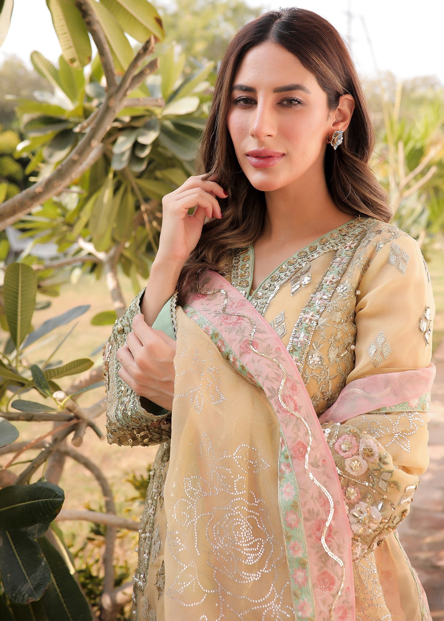 Saira Shakira - Tni