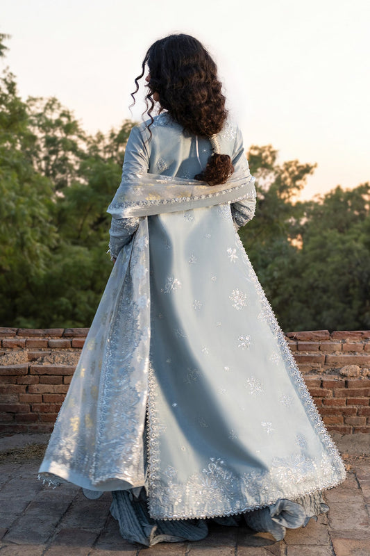 Nyra Sadeen Vasl '26 Pret stitched Pakistani designer outfit look 2