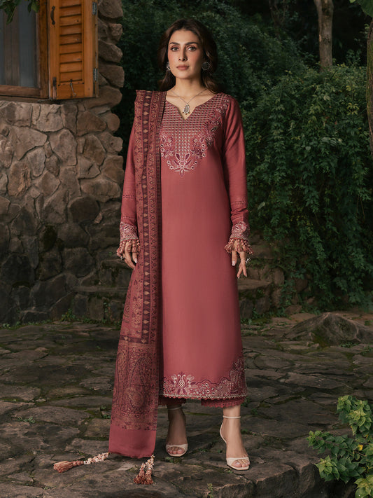 Izel ZEBA Musafir Winter '26 stitched Pakistani designer outfit look 1