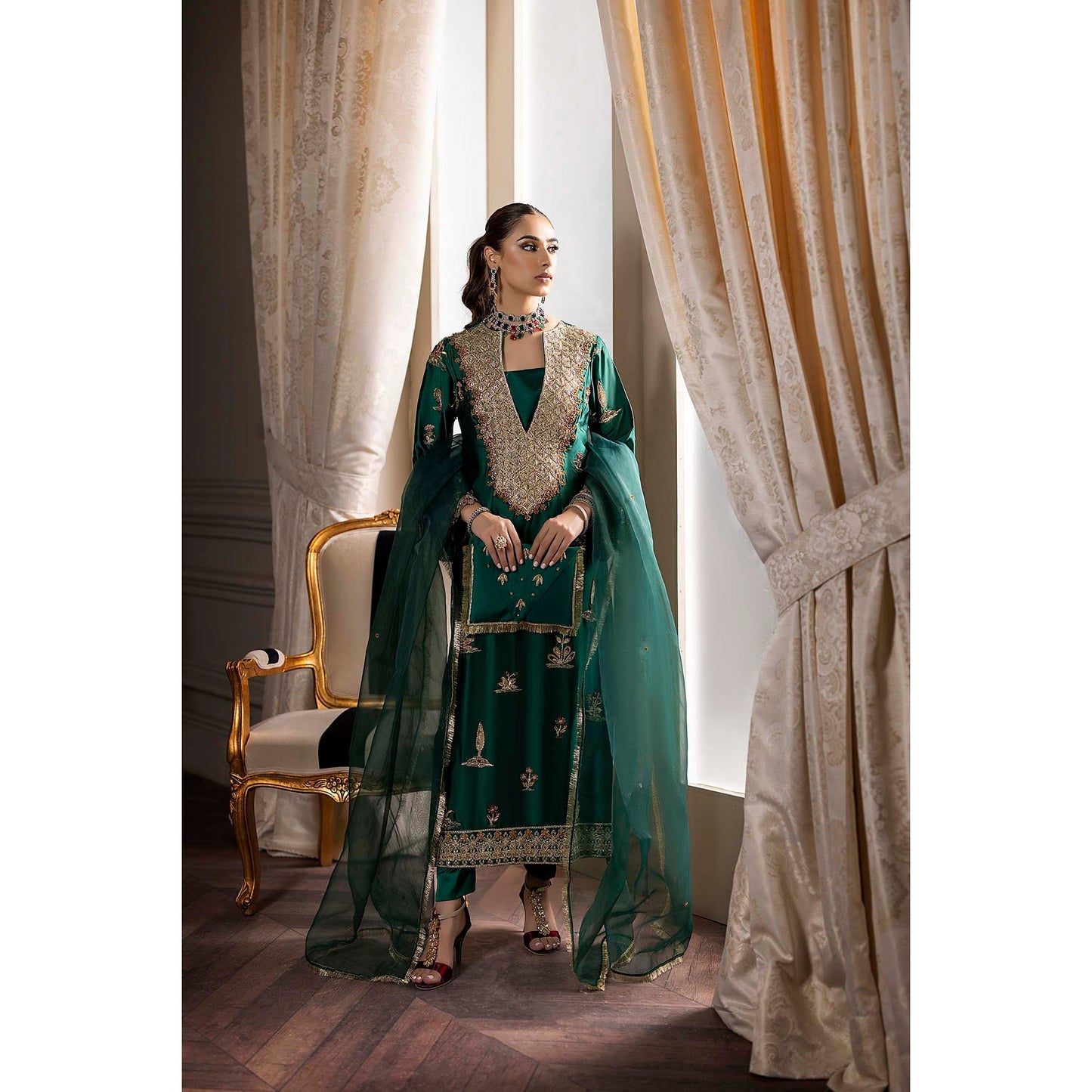 Nuriyaa | Rozanne Luxe Formals | DAPHNE
