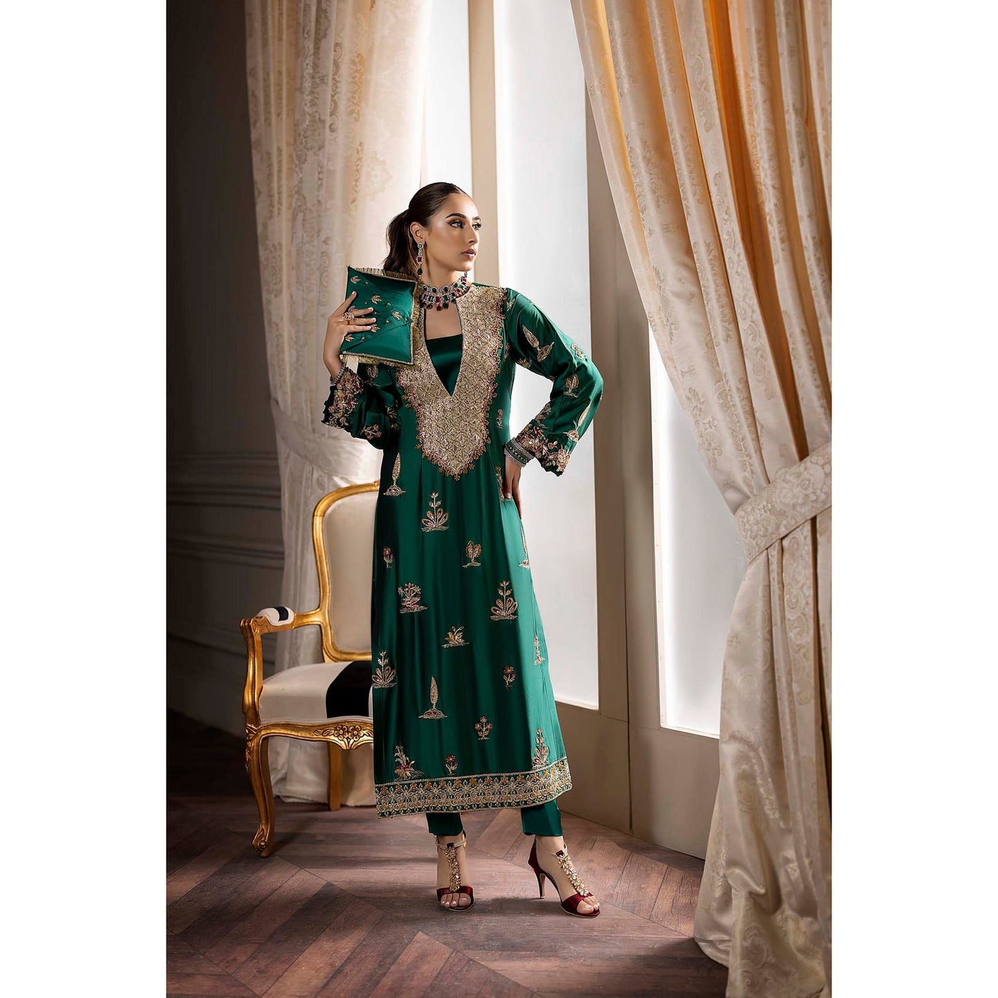 Nuriyaa | Rozanne Luxe Formals | DAPHNE
