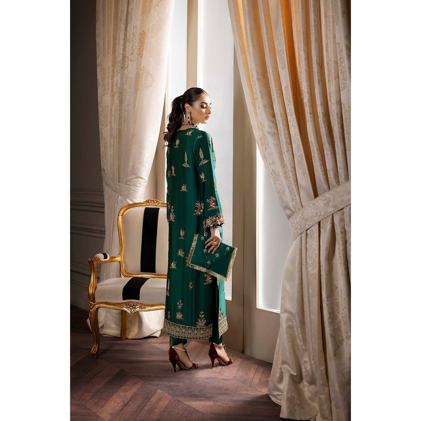 Nuriyaa | Rozanne Luxe Formals | DAPHNE