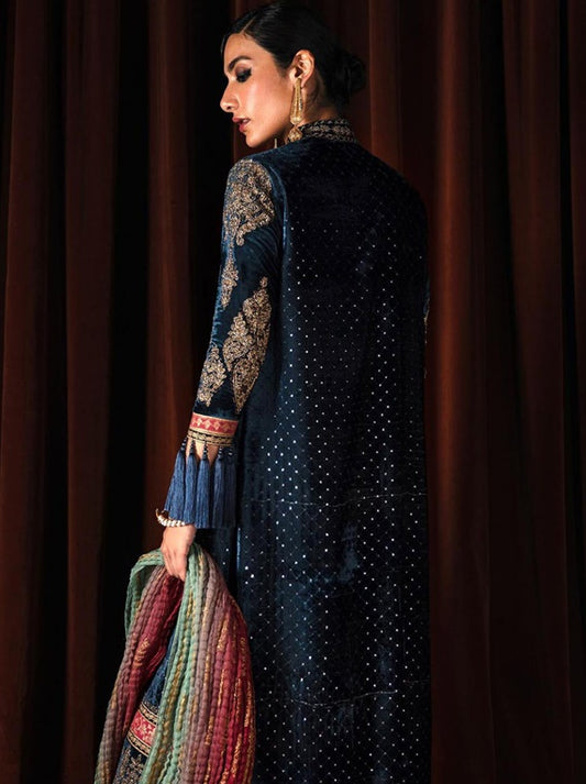 Sana Safinaz Winter Luxury Collection 2022 (D-06)