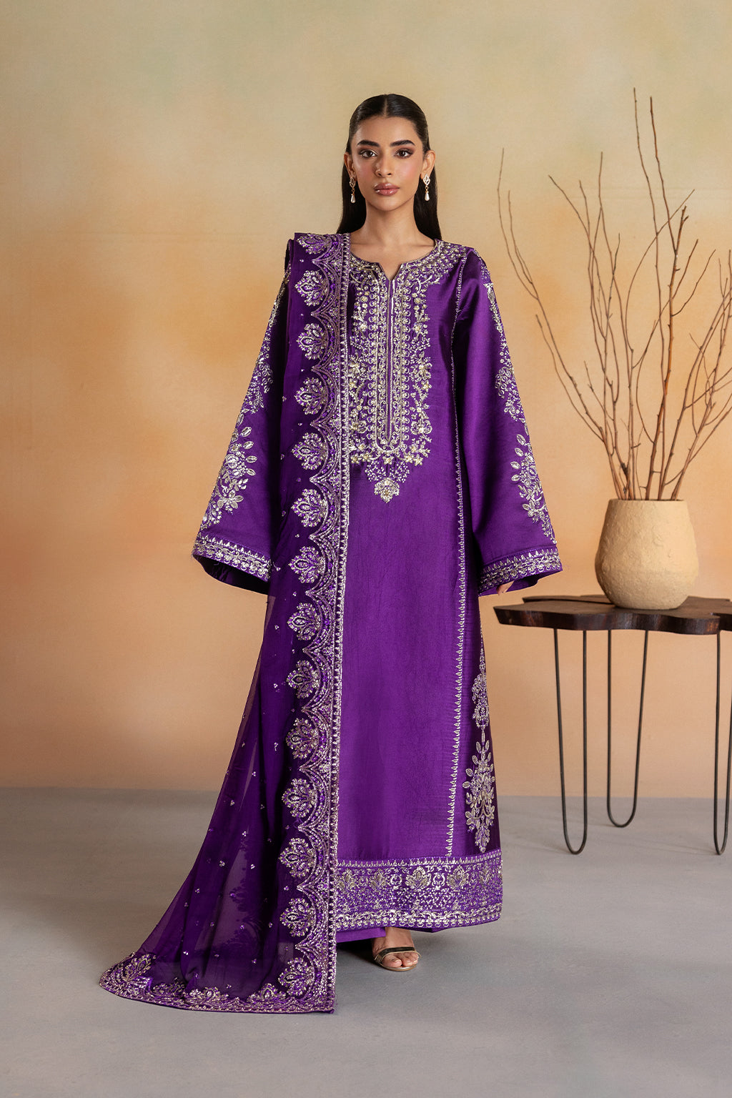 Emaan Adeel EVERLY Elara Sheesha Silk Pakistani designer outfit look 7