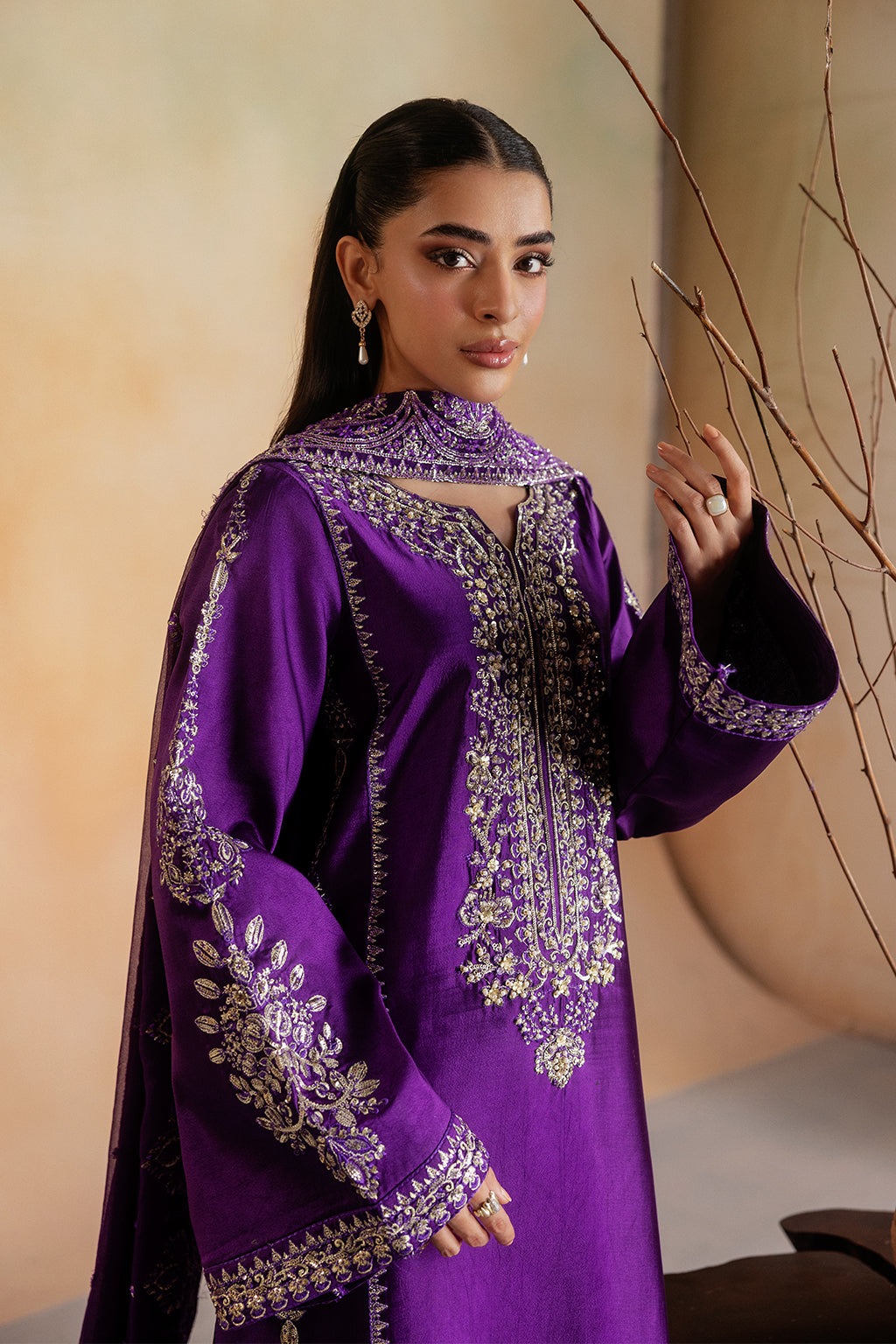 Emaan Adeel EVERLY Elara Sheesha Silk stitched Pakistani designer outfit look 6