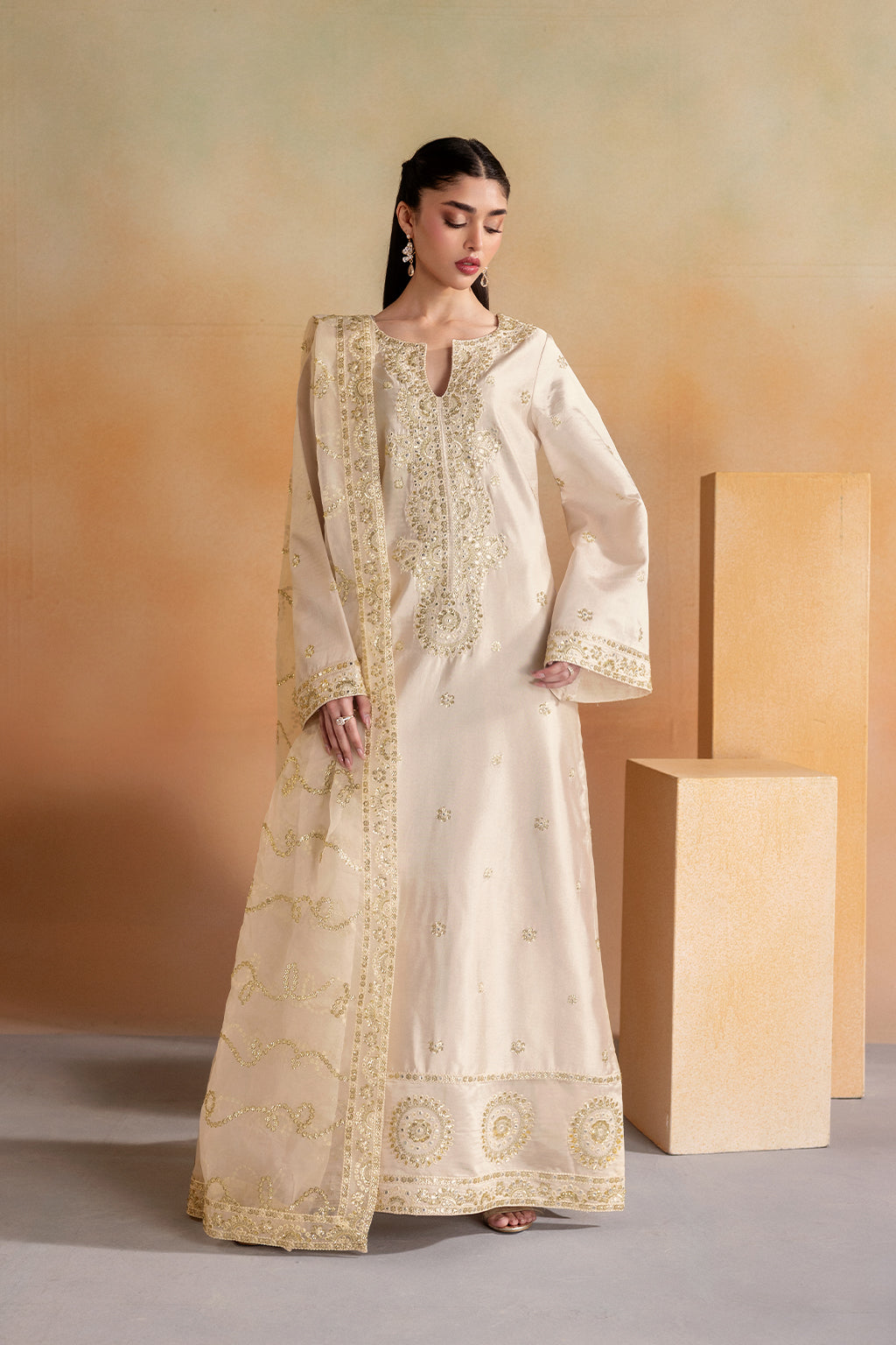 Emaan Adeel HAVEN Elara Sheesha Silk Pakistani designer outfit look 4