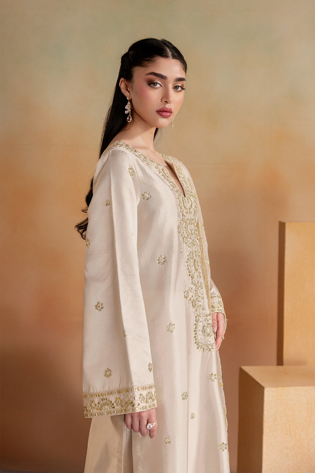 Emaan Adeel HAVEN Elara Sheesha Silk Pakistani designer outfit look 2