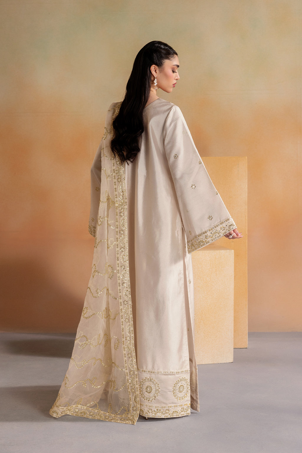 Emaan Adeel HAVEN Elara Sheesha Silk Pakistani designer outfit look 3