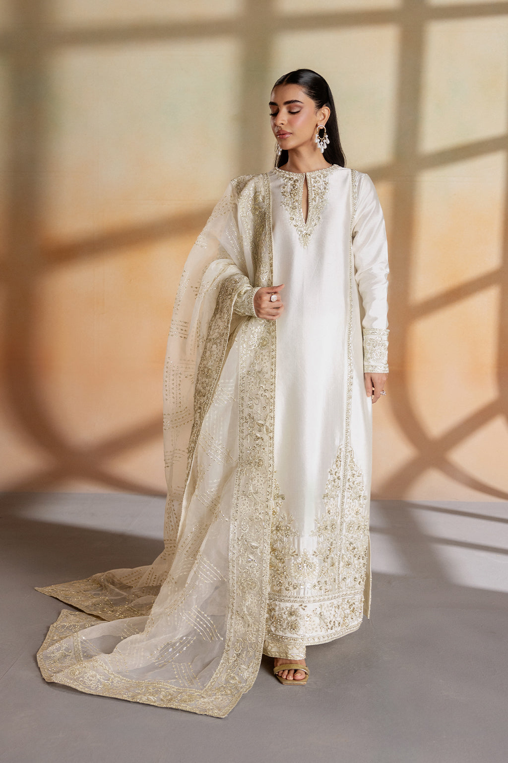 Emaan Adeel RUE Elara Sheesha Silk Pakistani designer outfit look 2