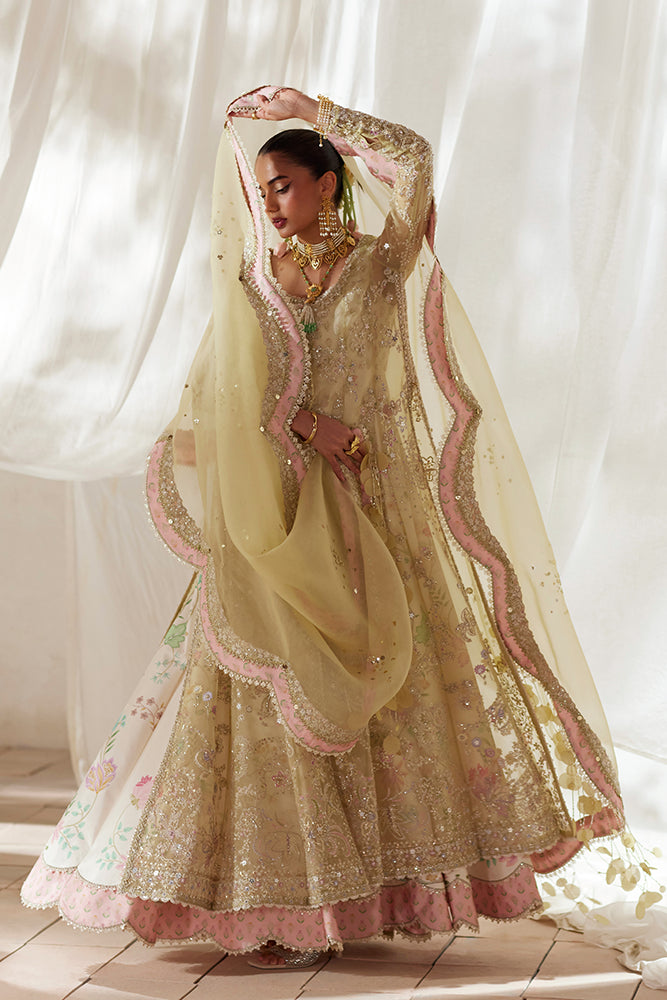 Suffuse Silvia pastel yellow detail 3