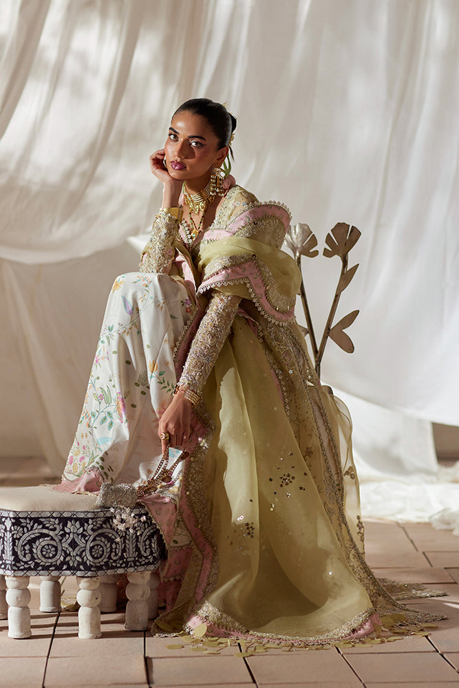 Suffuse Silvia pastel yellow detail 4