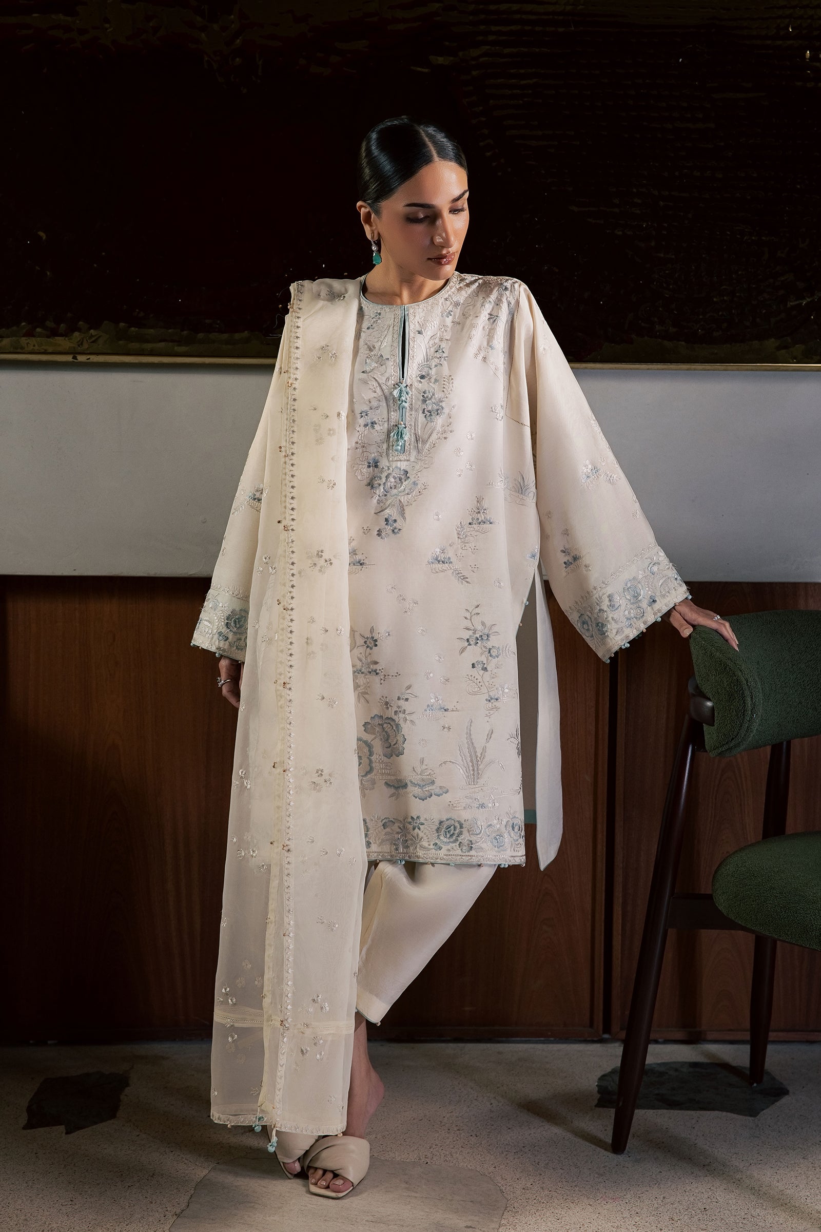 Zaha LUMI (ZRW-21700) Silk Fall '26 Pret Pakistani designer outfit look 3