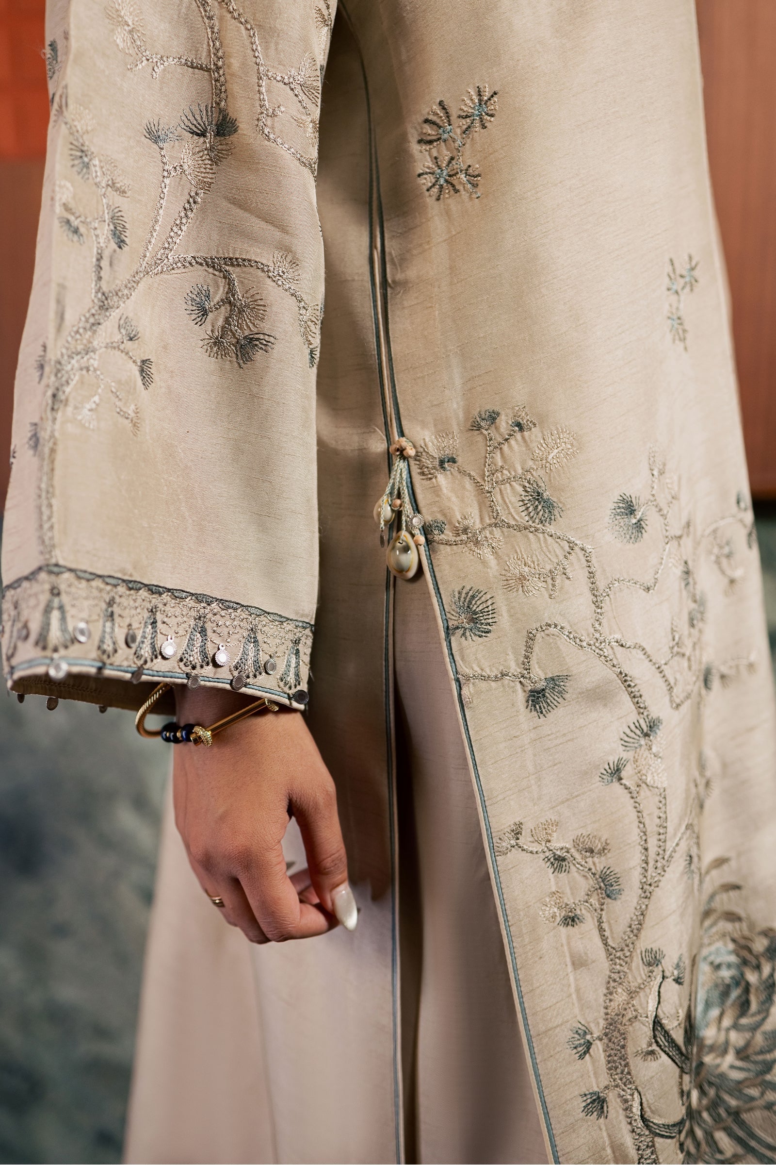 Zaha IRIS (ZRW-21702) Silk Fall '26 Pret Pakistani designer outfit look 4