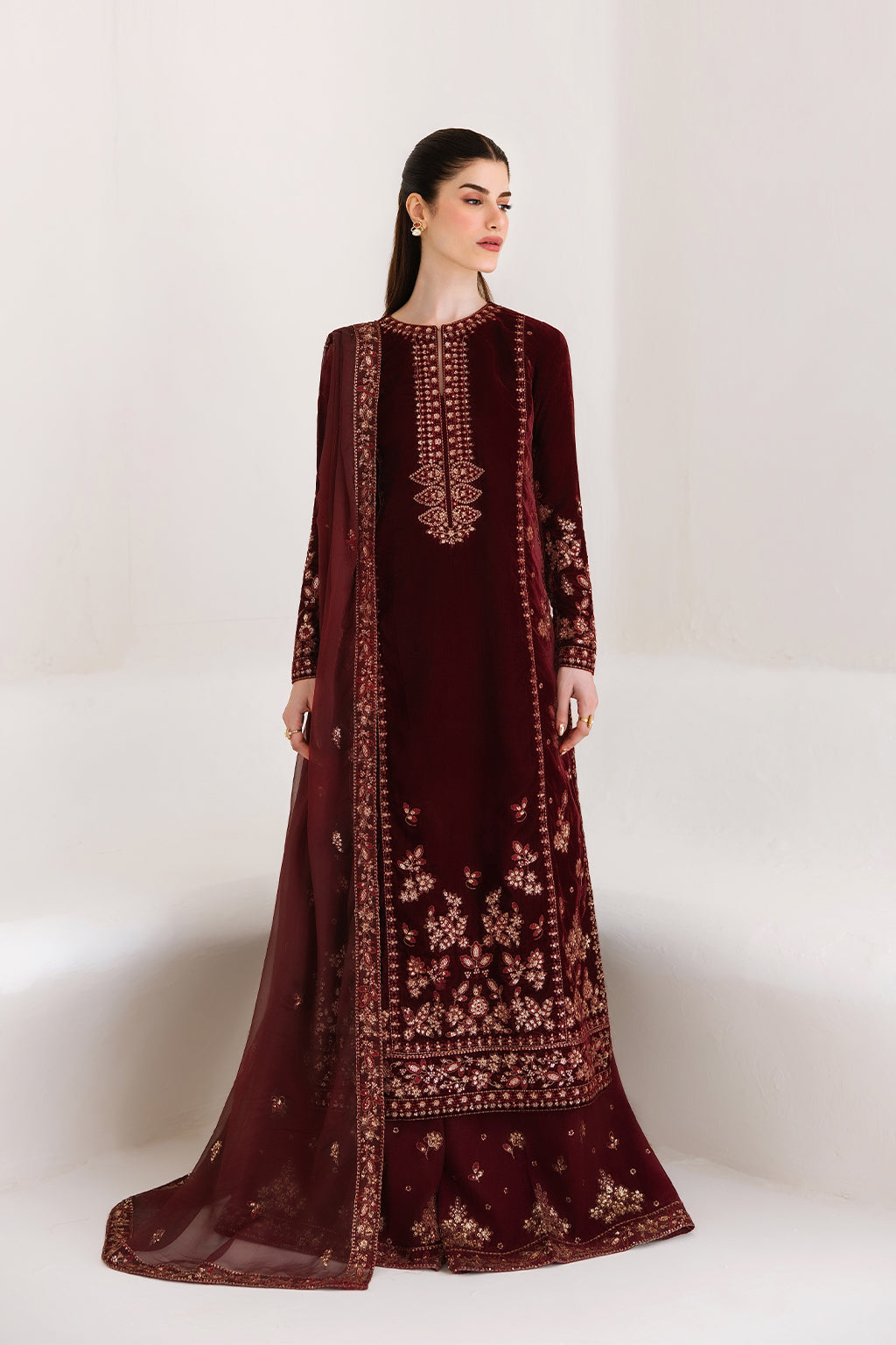 Emaan Adeel Corinne Emaan Adeel | The Velvet Affair '26 image 3