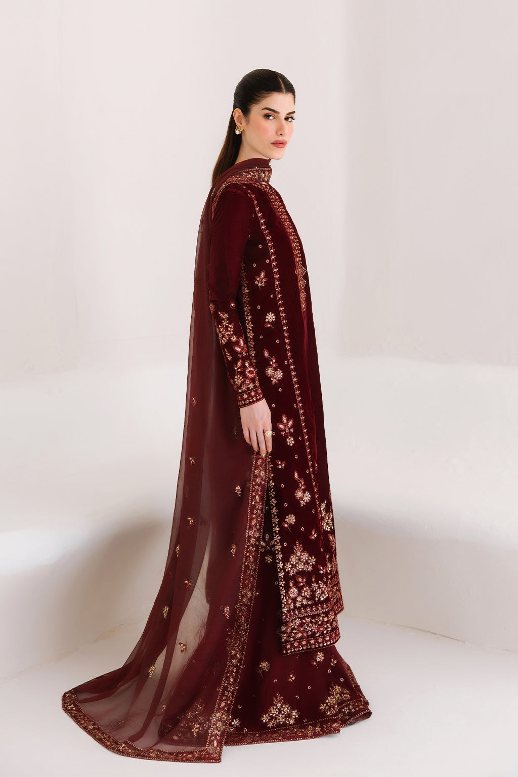 Emaan Adeel Corinne Emaan Adeel | The Velvet Affair '26 image 6