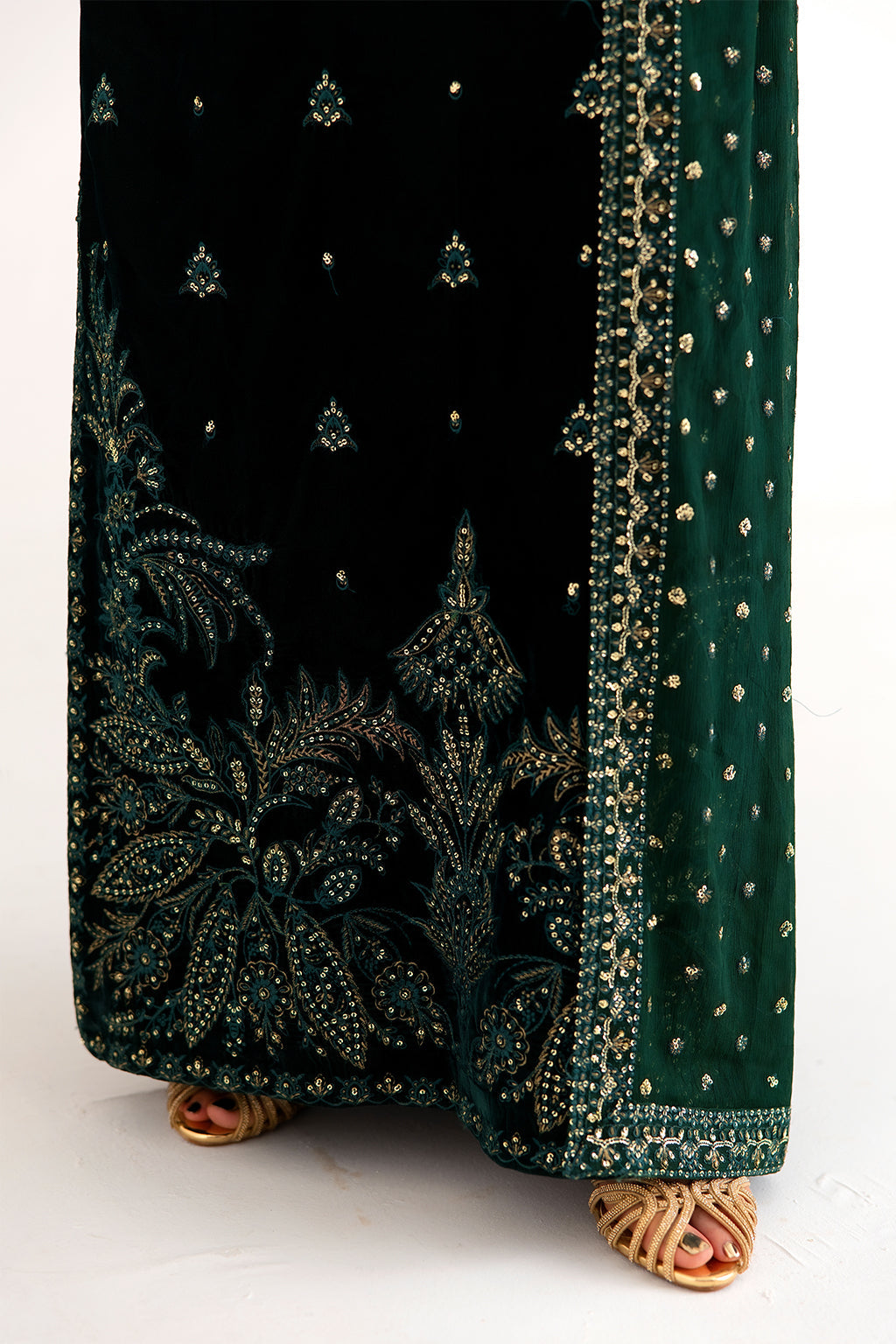 Emaan Adeel Amerotte Emaan Adeel | The Velvet Affair '26 image 5