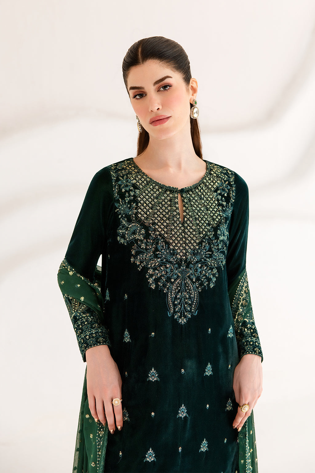 Emaan Adeel Amerotte Emaan Adeel | The Velvet Affair '26 image 7