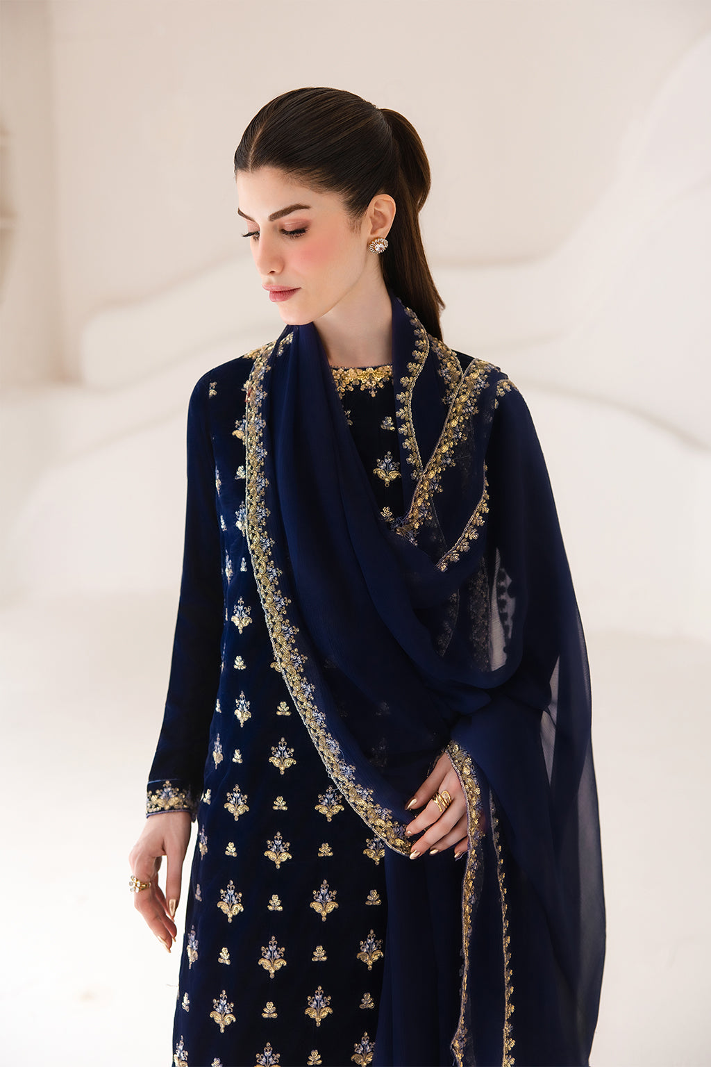 Emaan Adeel Esmeray Emaan Adeel | The Velvet Affair '26 image 3
