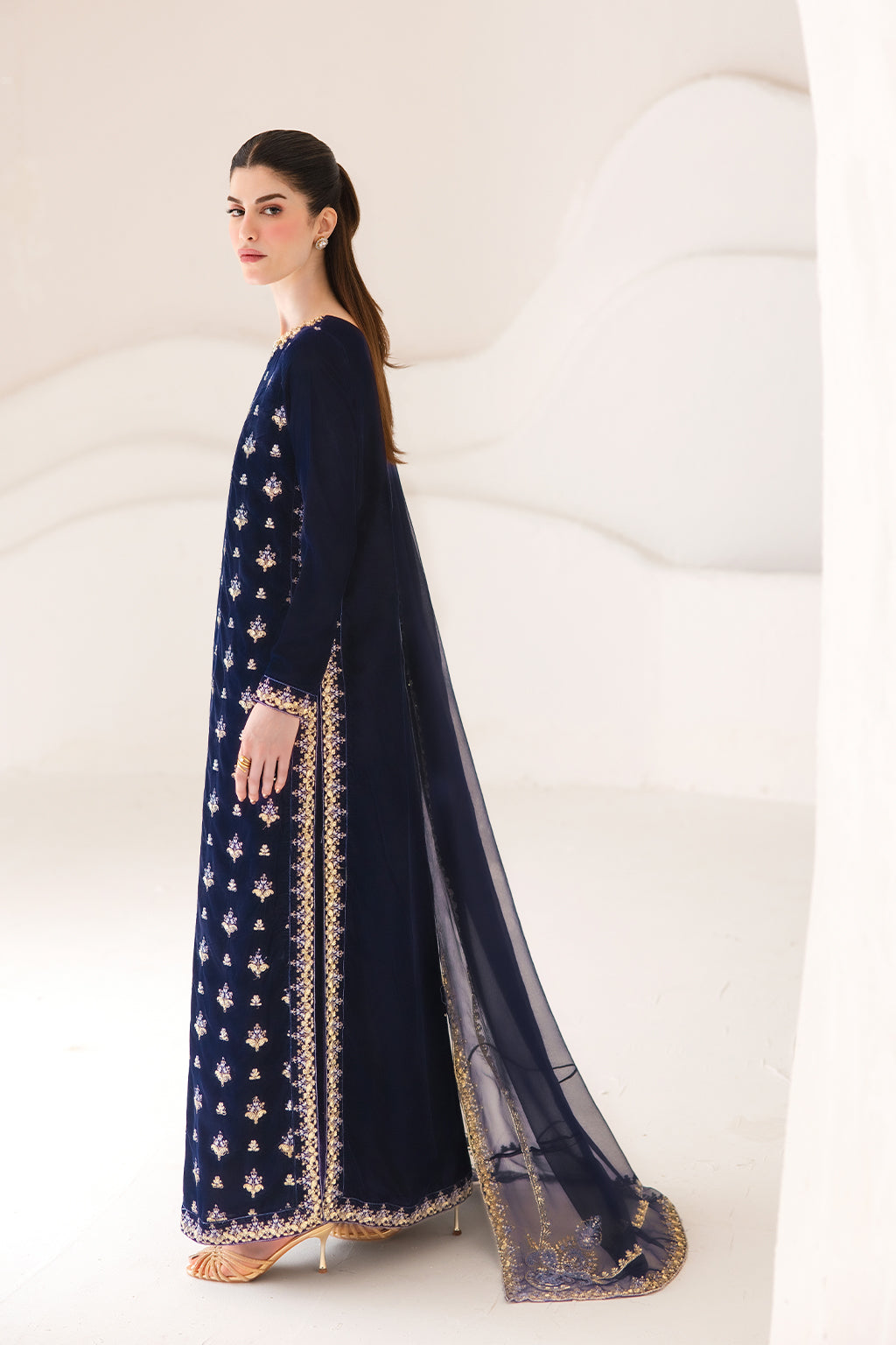 Emaan Adeel Esmeray Emaan Adeel | The Velvet Affair '26 image 4