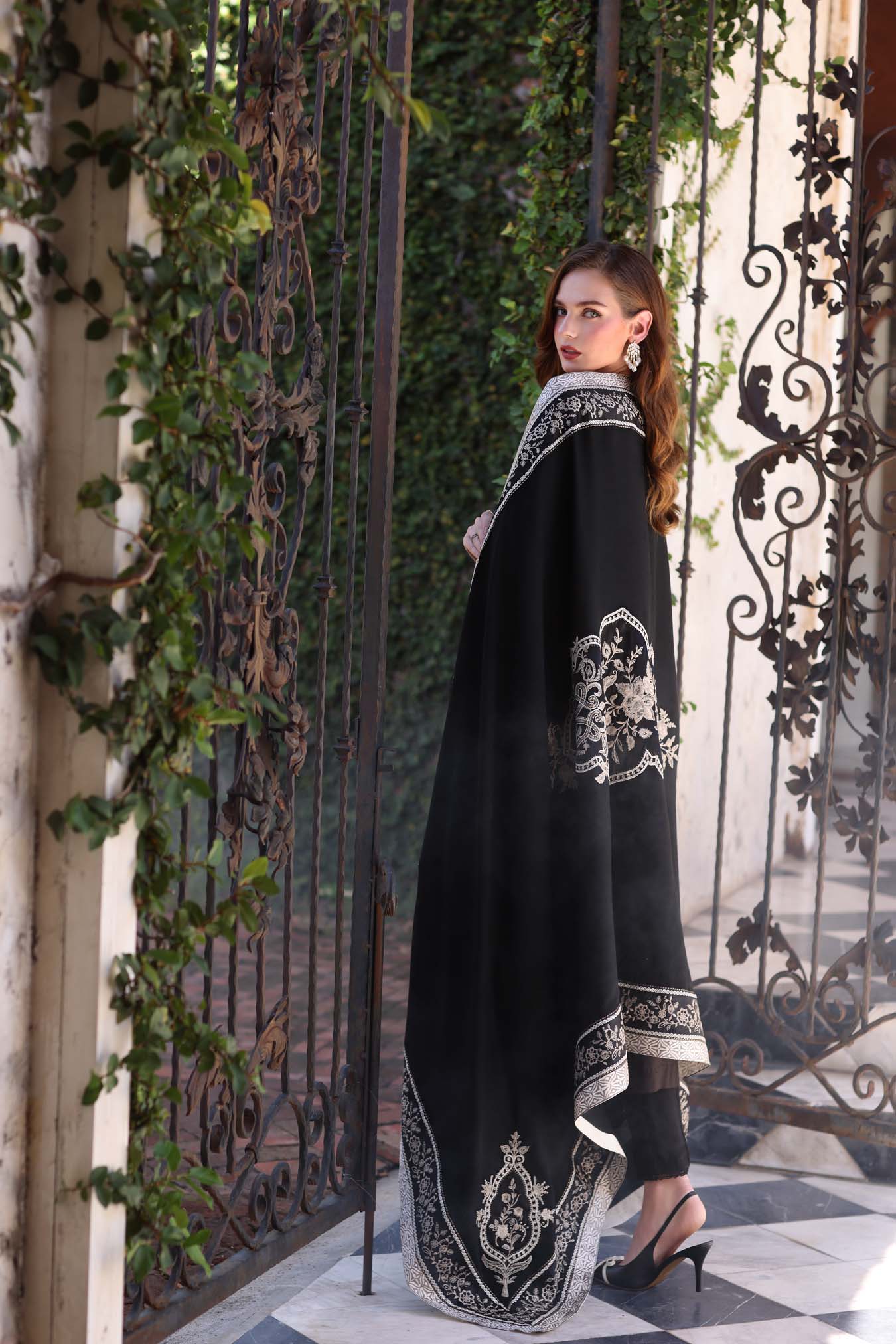 Saadia Asad Obsidian Saadia Asad | Noor Luxury Winter Pashmina image 5
