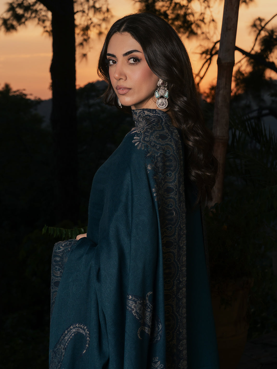 Izel ADAA Musafir Winter '26 stitched Pakistani designer outfit look 8