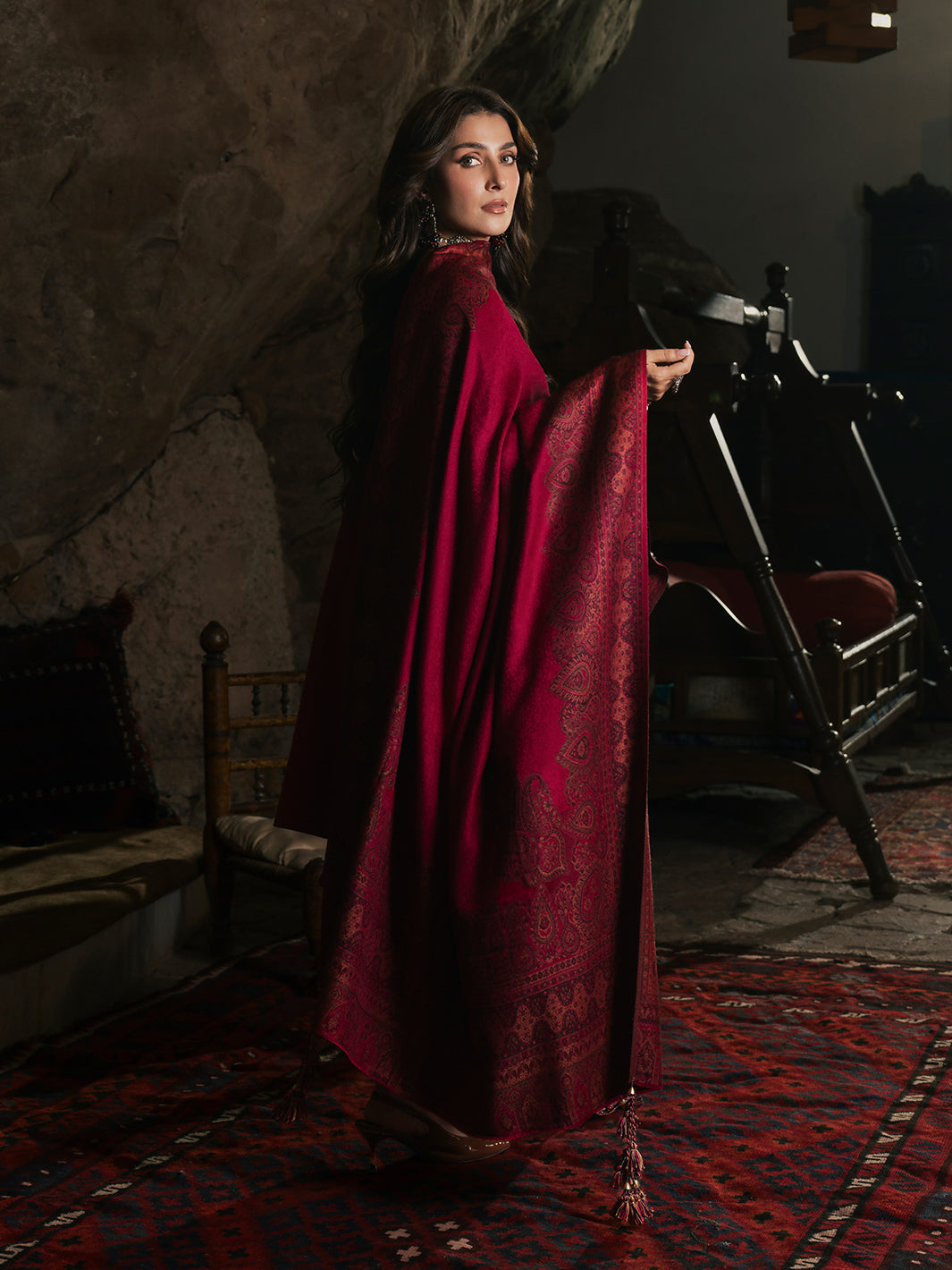 Izel AROHA Musafir Winter '26 stitched Pakistani designer outfit look 3