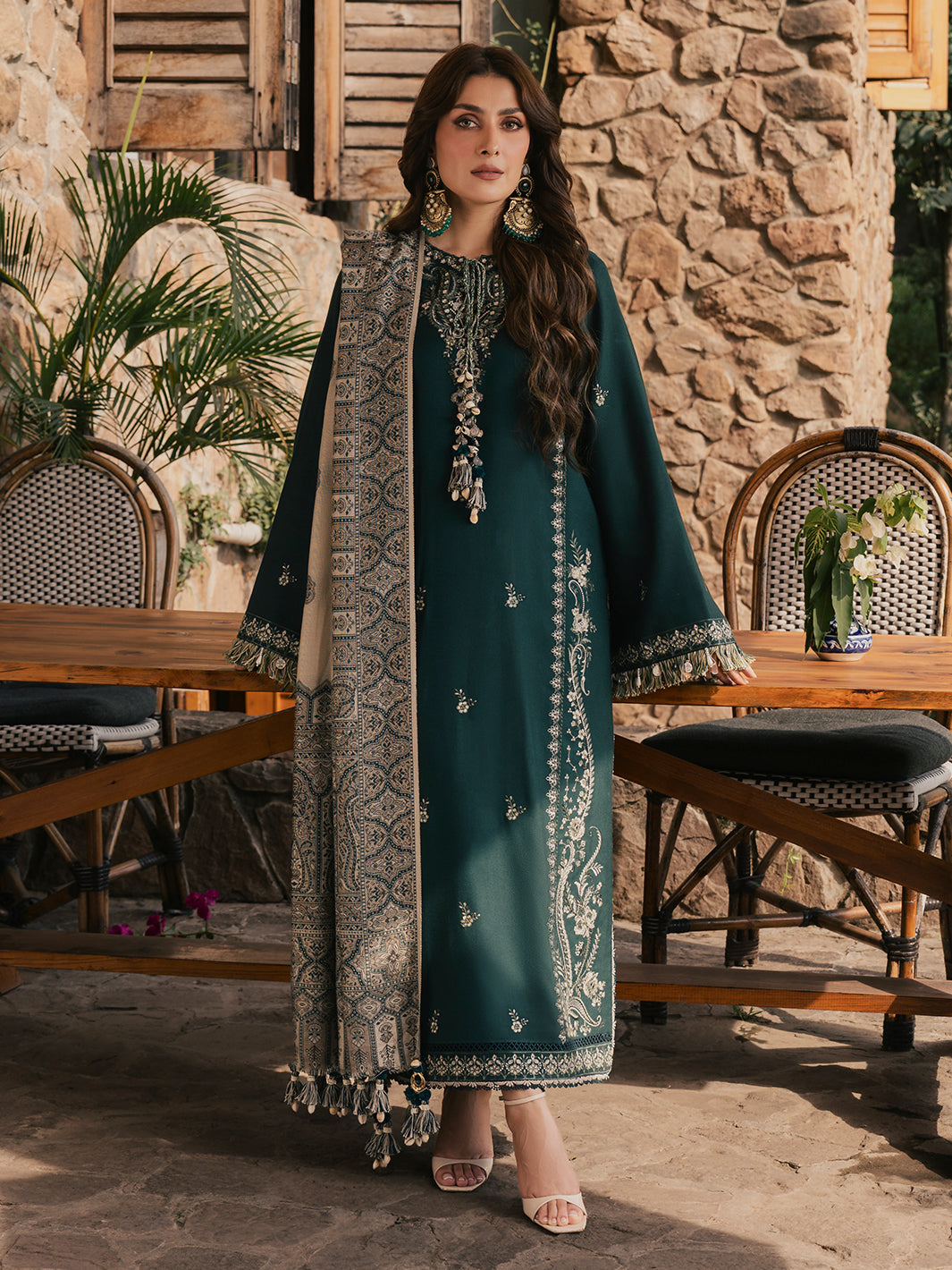 Izel AVEEN Musafir Winter '26 Pakistani designer outfit look 1