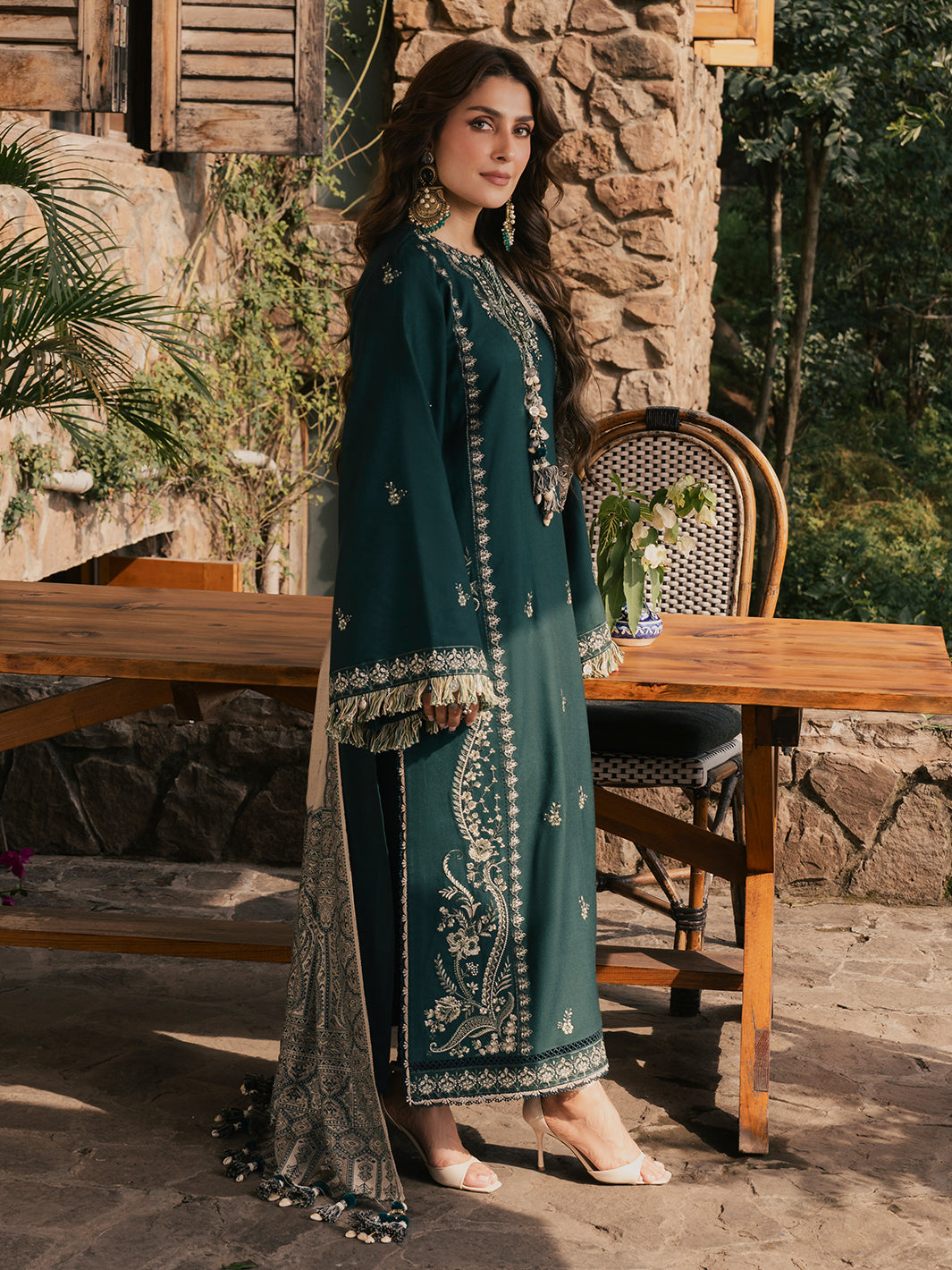 Izel AVEEN Musafir Winter '26 Pakistani designer outfit look 7