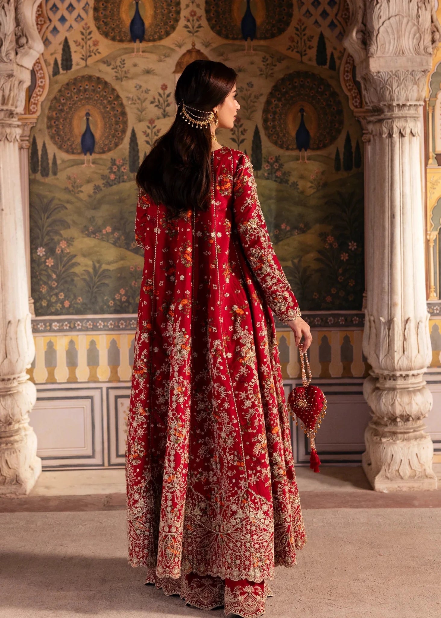 Kanwal Malik Maahi '26 Zarminay Red festive outfit