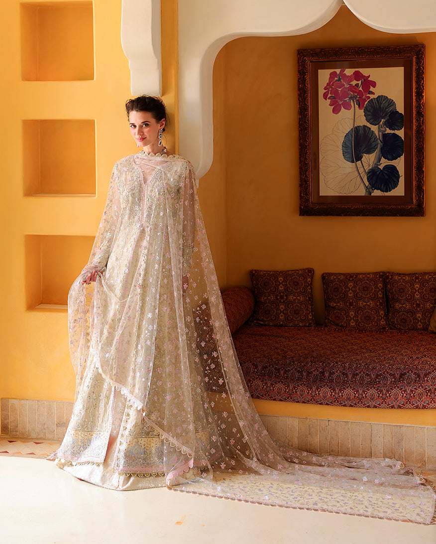 Mushq Blush Hour double silk finishing detail