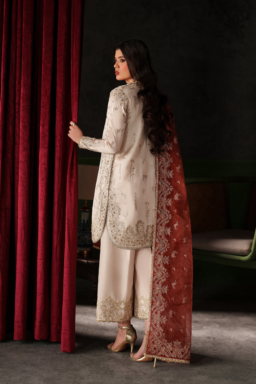 Emaan Adeel Poise Emaan Adeel | Verve Silk Edit '26 image 2