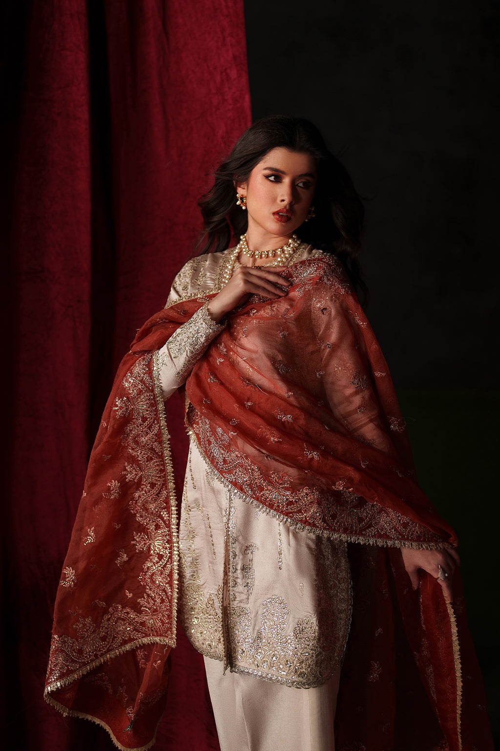 Emaan Adeel Poise Emaan Adeel | Verve Silk Edit '26 image 8