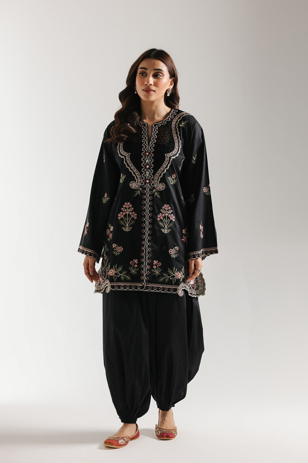 ETHNC - BLACK EMBROIDERED SUIT