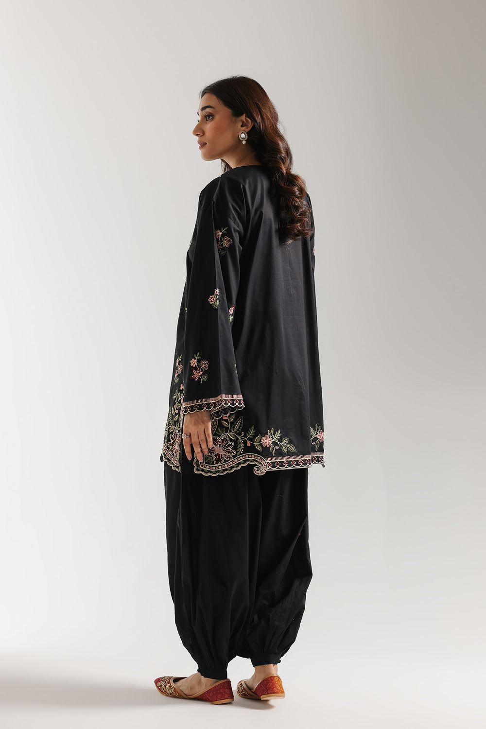 ETHNC - BLACK EMBROIDERED SUIT