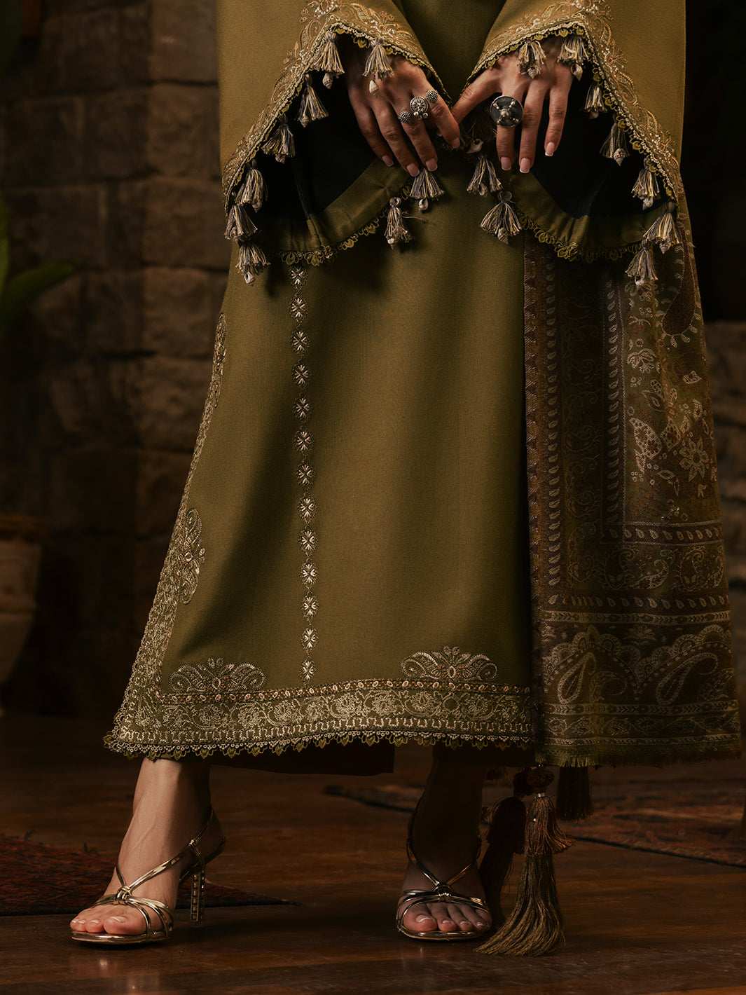 Izel MAYAL Musafir Winter '26 Pakistani designer outfit look 5