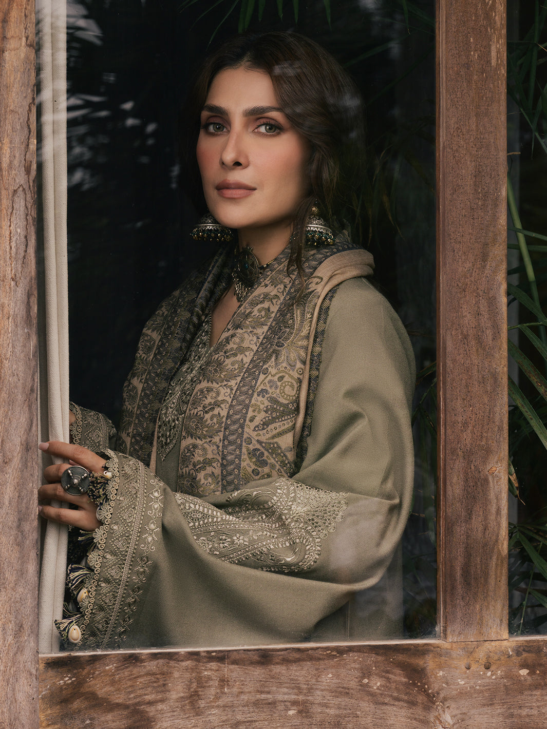 Izel RUKH Musafir Winter '26 Pakistani designer outfit look 10
