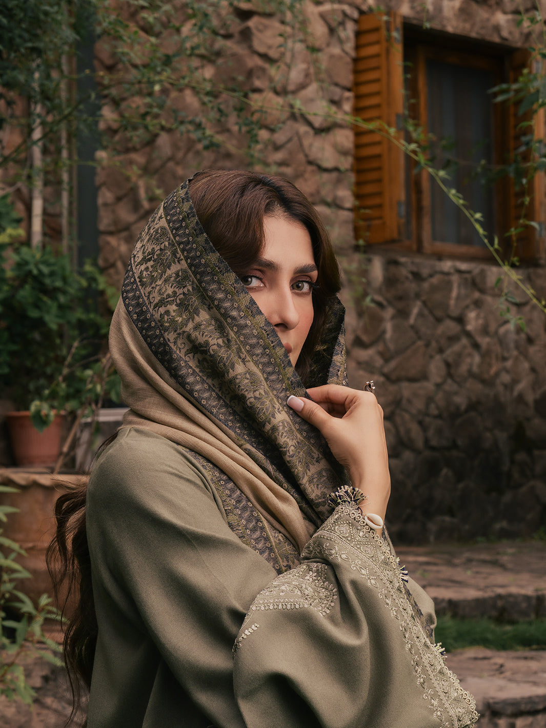 Izel RUKH Musafir Winter '26 Pakistani designer outfit look 2