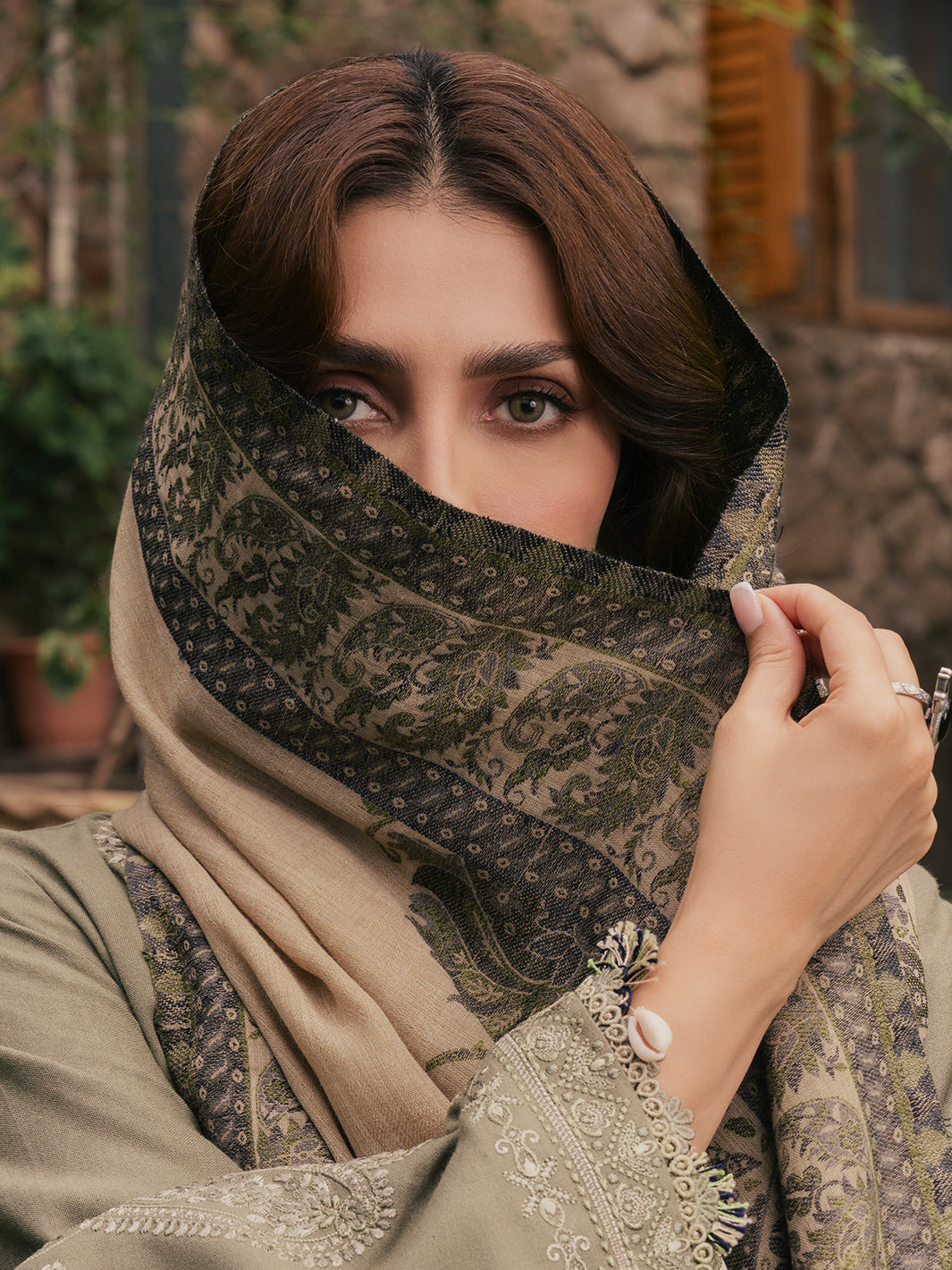Izel RUKH Musafir Winter '26 Pakistani designer outfit look 4