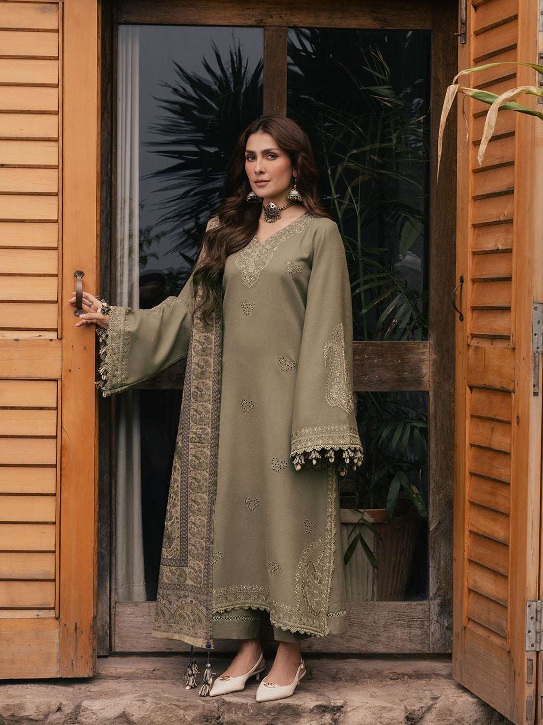 Izel RUKH Musafir Winter '26 Pakistani designer outfit look 3