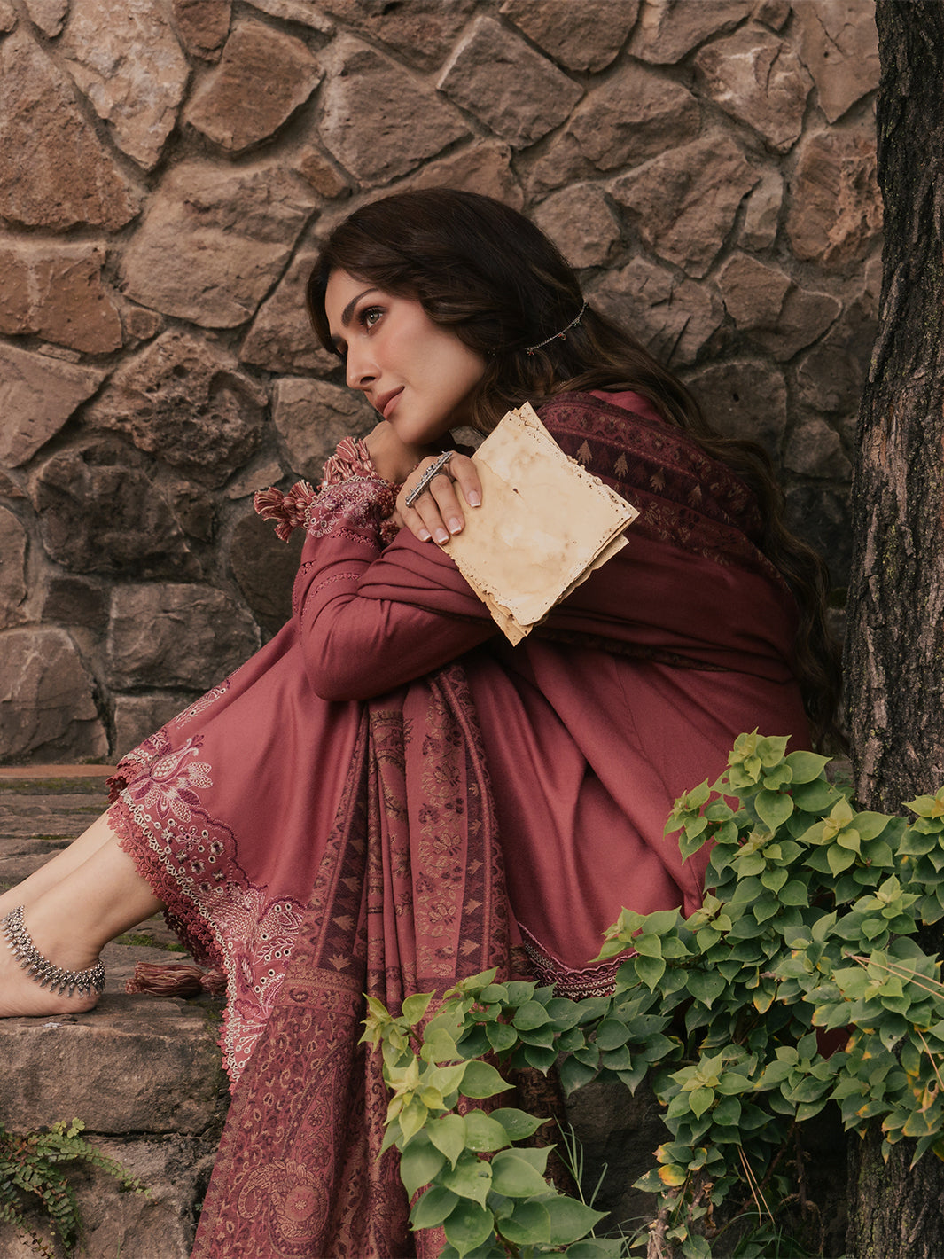 Izel ZEBA Musafir Winter '26 Pakistani designer outfit look 12