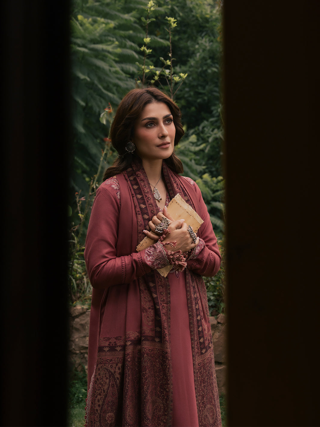 Izel ZEBA Musafir Winter '26 Pakistani designer outfit look 2