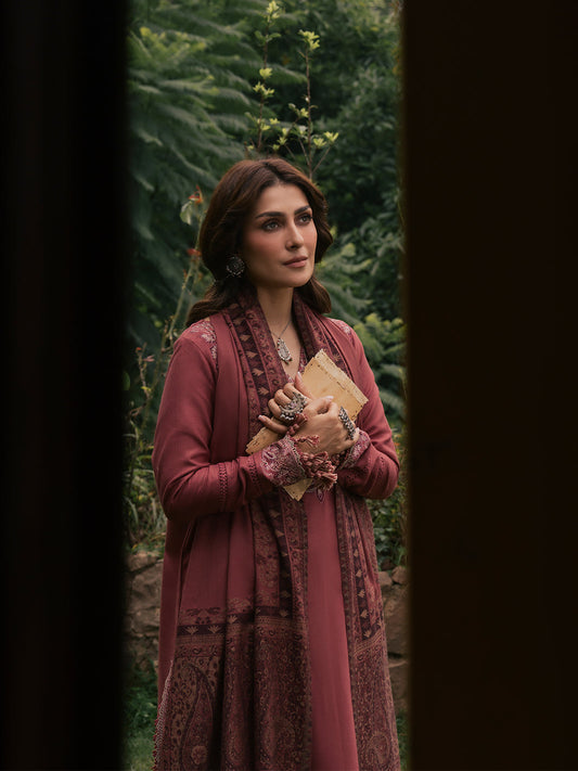Izel ZEBA Musafir Winter '26 stitched Pakistani designer outfit look 2