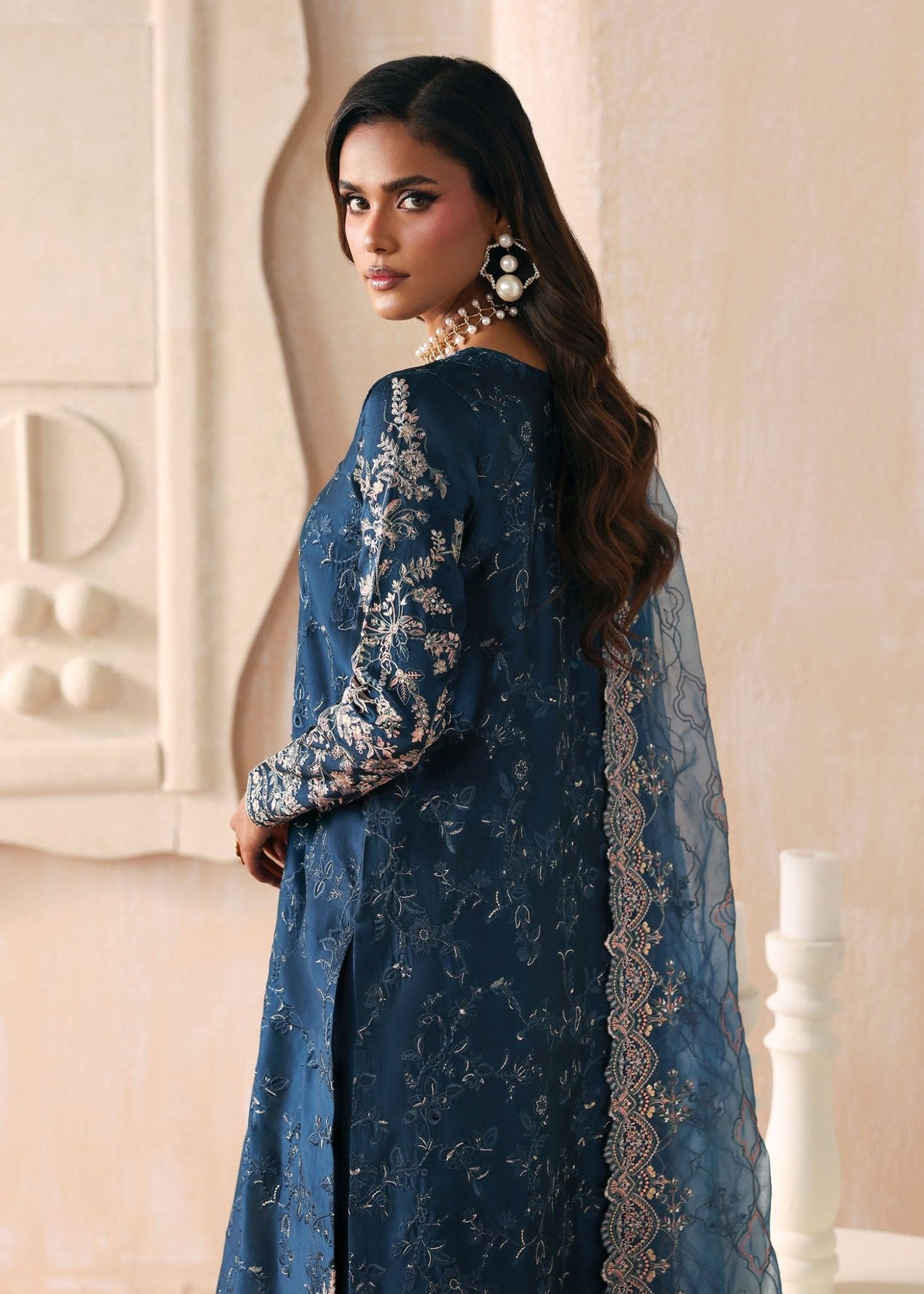 Kanwal Malik Fiya Rea Luxury Pret '26 Pakistani designer outfit look 4