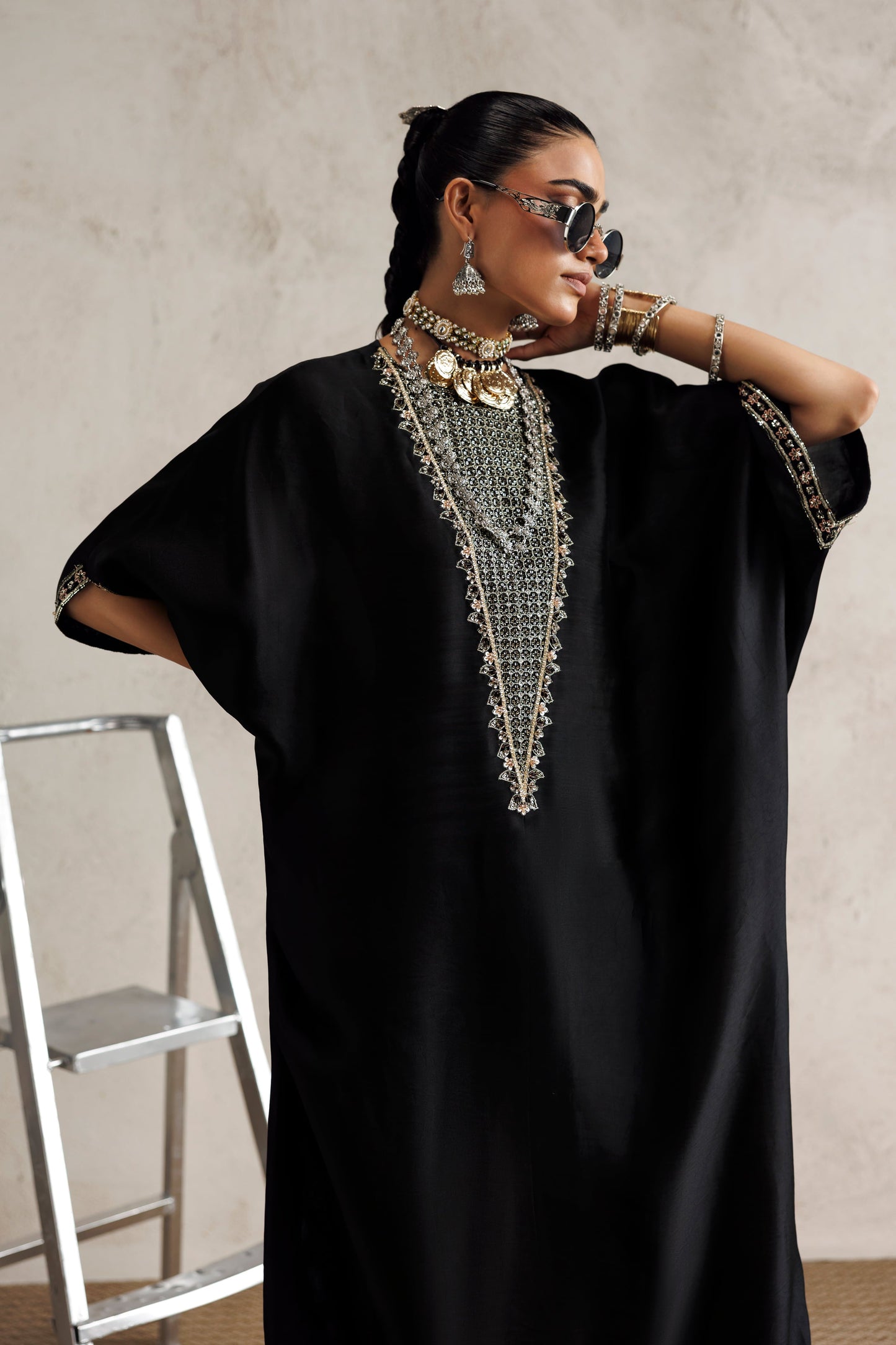 Akbar Aslam Koyal - stitched kaftan view 4