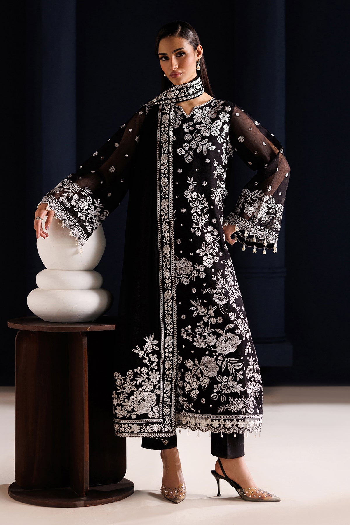 BAROQUE - EMBROIDERED COTTON NET SF-4441 — outfit view 1