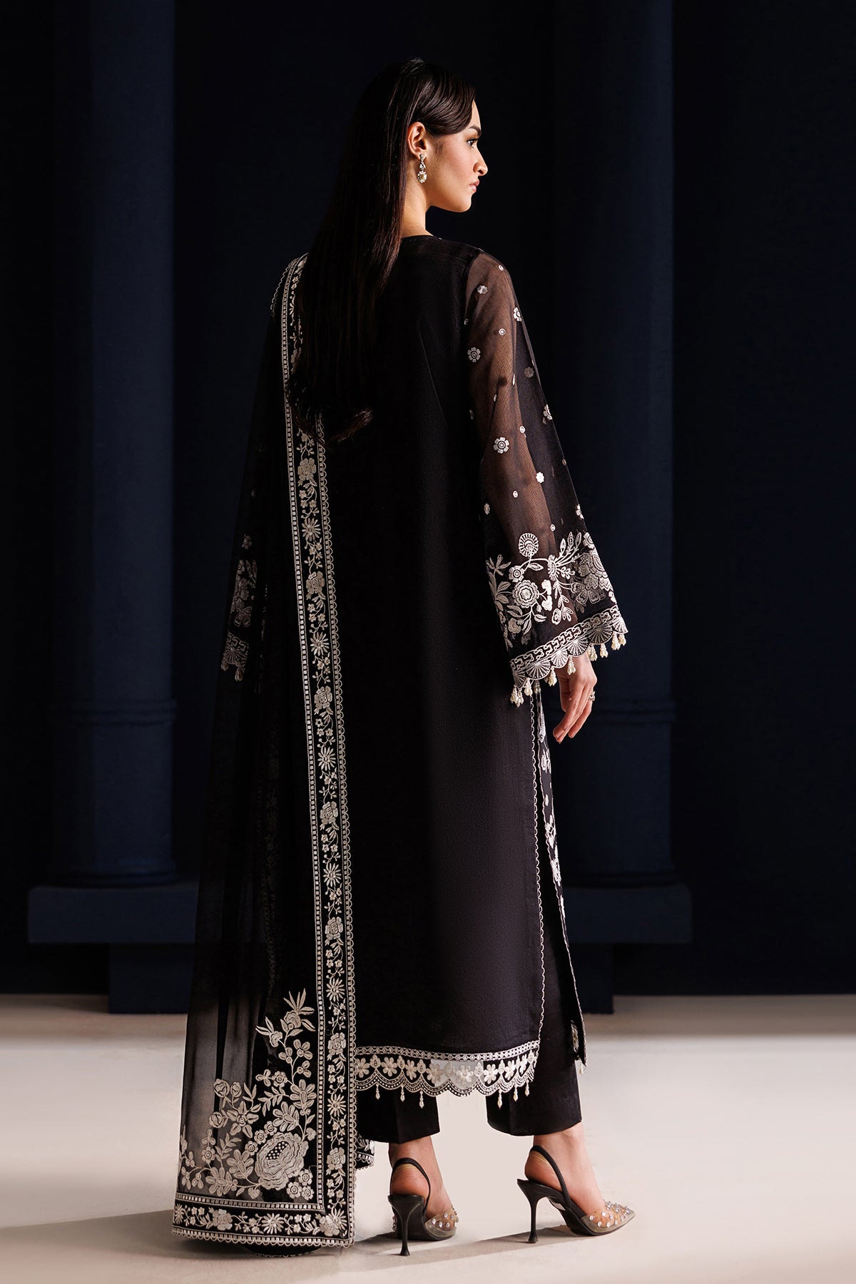BAROQUE - EMBROIDERED COTTON NET SF-4441 — outfit view 2