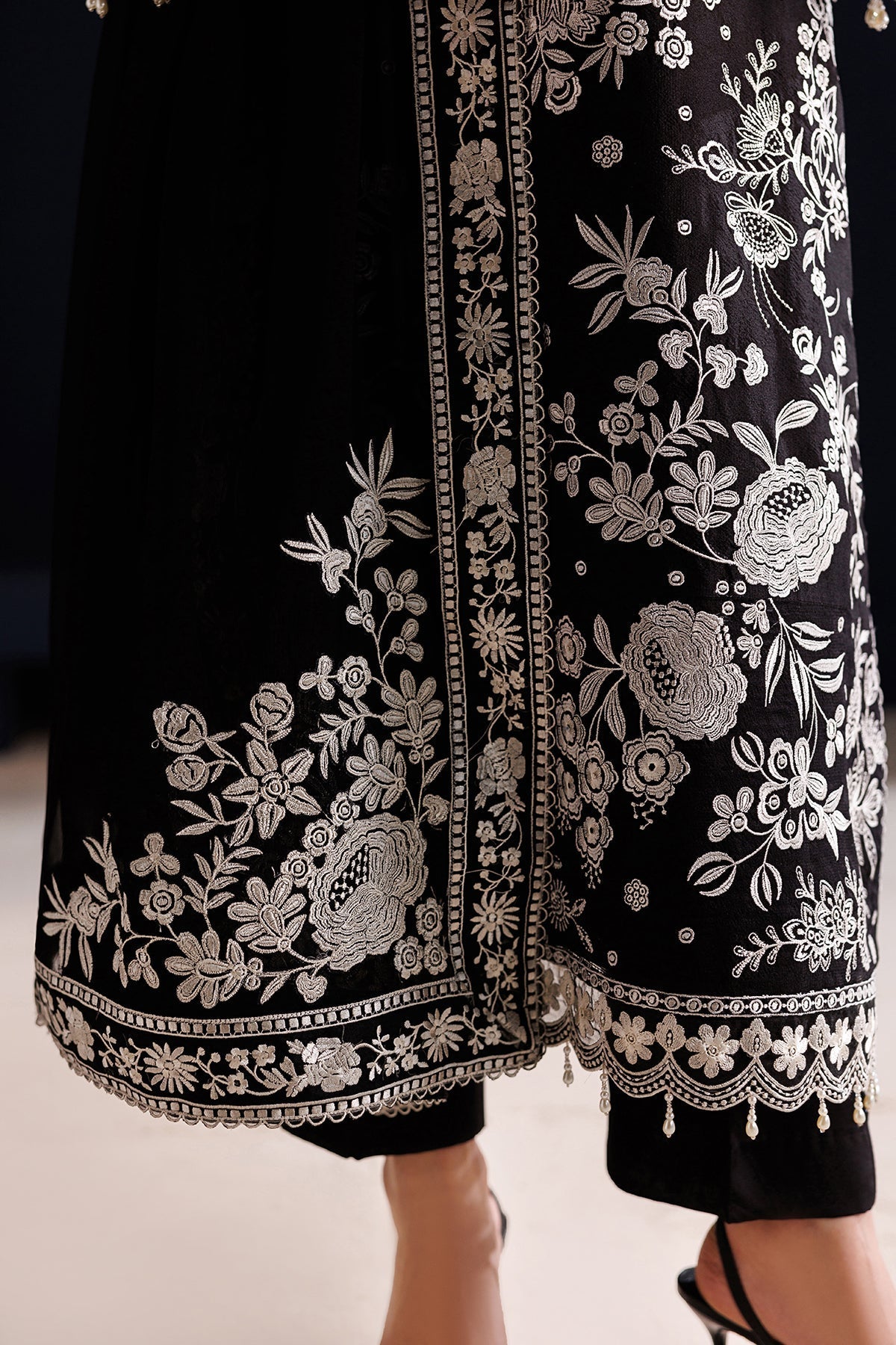 BAROQUE - EMBROIDERED COTTON NET SF-4441 — outfit view 4