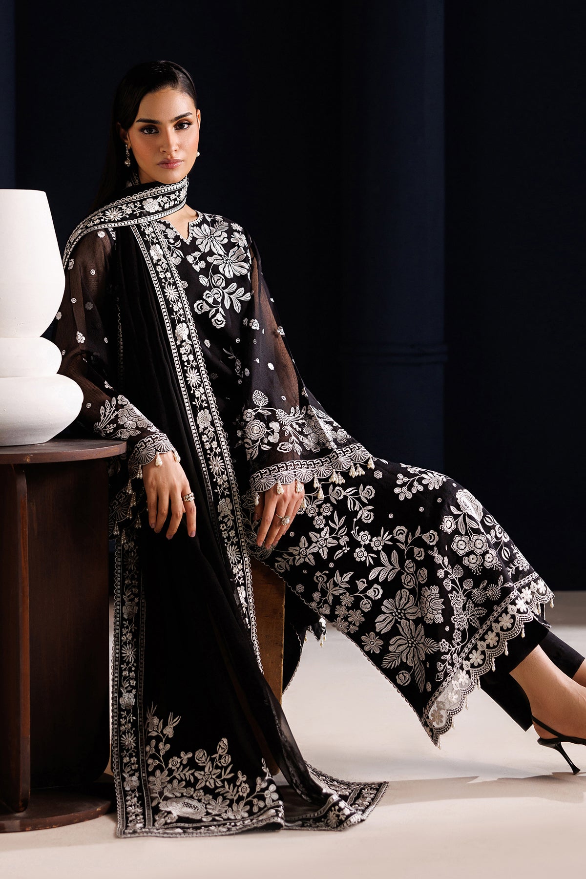 BAROQUE - EMBROIDERED COTTON NET SF-4441 — outfit view 7