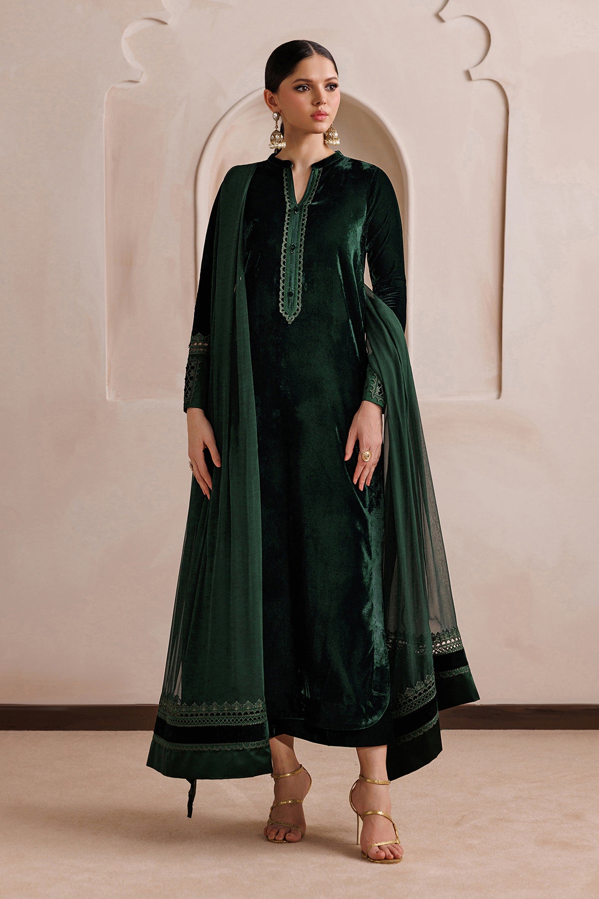 BAROQUE - EMBROIDERED VELVET EN-1385 — outfit view 1