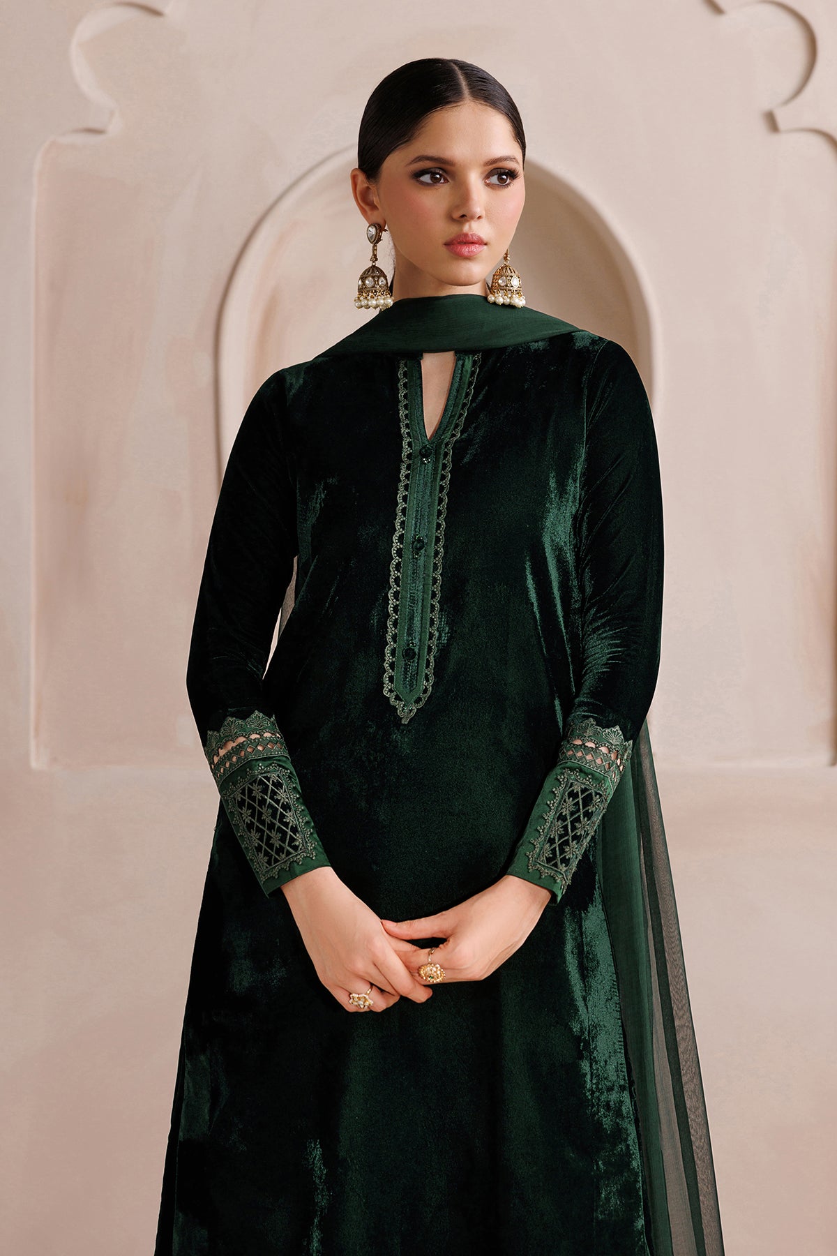 BAROQUE - EMBROIDERED VELVET EN-1385 — outfit view 3